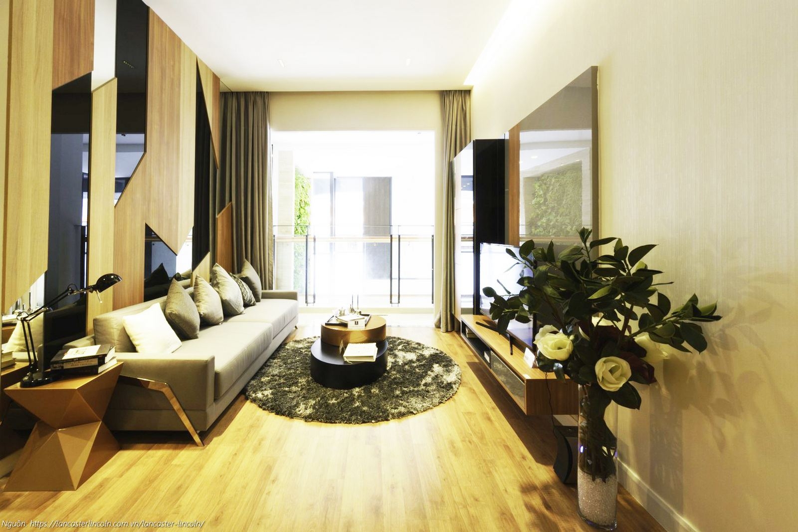 Nhà mẫu căn hộ góc 2PN 2WC diện tích 80.8m² Lancaster Lincoln Quận 4 - Không gian phòng khách